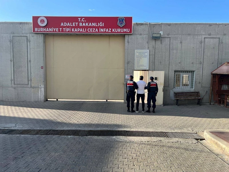 22 yıl kesinleşmiş hapis cezası bulunan kişi jandarma tarafından yakalandı
