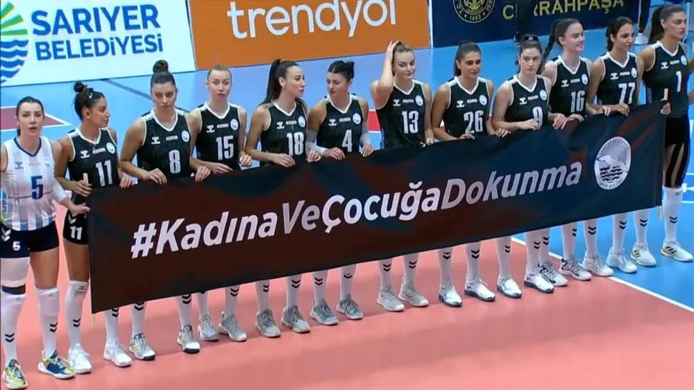 Sarıyer Kadın Voleybol Takımı’ndan Anlamlı Mesaj; Kadına Ve Çocuğa Dokunma 