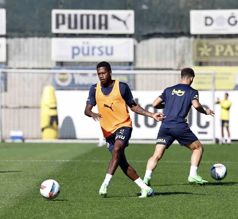 Fenerbahçe, Samsunspor maçı hazırlıklarını sürdürdü
