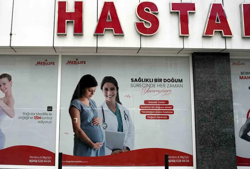 Hastane skandalında hastanenin camında ‘Yenidoğan dostu hastane’ yazılı görsel dikkat çekti
