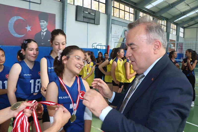 Voleybol şampiyonu oldular
