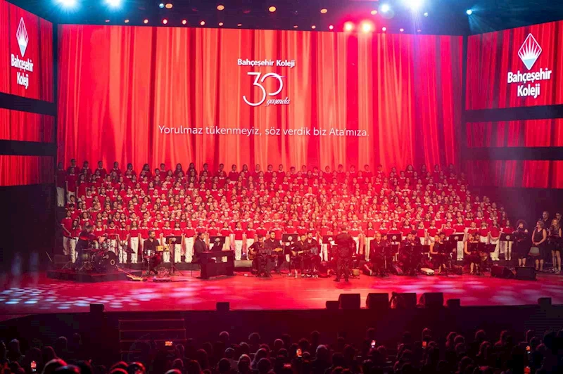 Cumhuriyet gençlerinden Cumhuriyet’in 101’inci yılına yakışır konser