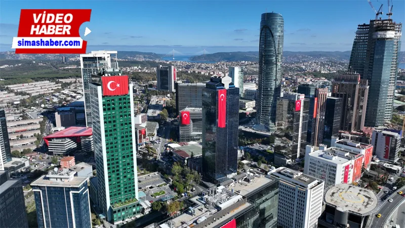 İstanbul’da 29 Ekim coşkusu: Dev Türk bayrağı asılan gökdelenler havadan görüntülendi