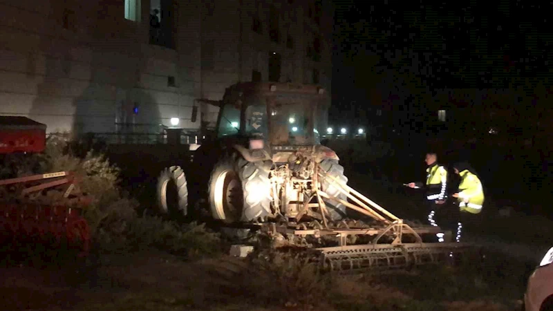 18 araca çarpan traktör sürücüsü polise yakalandı
