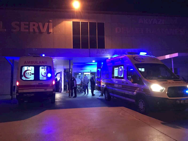 Şüphelinin yakını polise bıçakla saldırdı, yaralının yakınları tekme ve yumruk attı: 3 gözaltı
