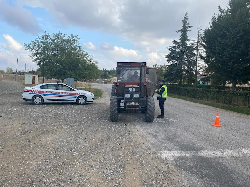 Kırklareli’nde trafik denetimi: 100 araç trafikten men edildi
