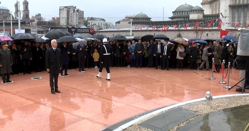 Taksim Meydanı’nda Atatürk anması