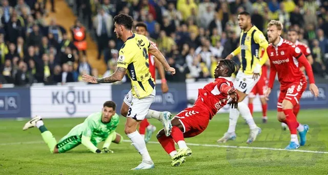 Fenerbahçe, milli maç arasına galibiyetle girdi