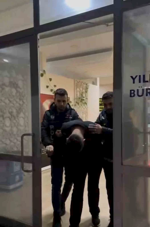 Polis verdiği kimlik sahte çıktı, 34 yıl hapis cezasından dolayı gözaltına alındı
