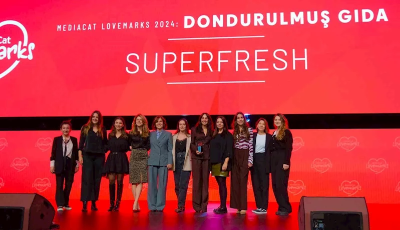 Türkiye’nin “Lovemark”ı SuperFresh, ödülüyle buluştu
