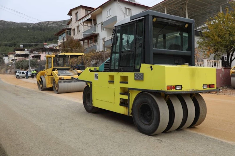 HALİLBEY MAHALLESİ’NDE 30 YILLIK YOL SORUNU SON BULUYOR