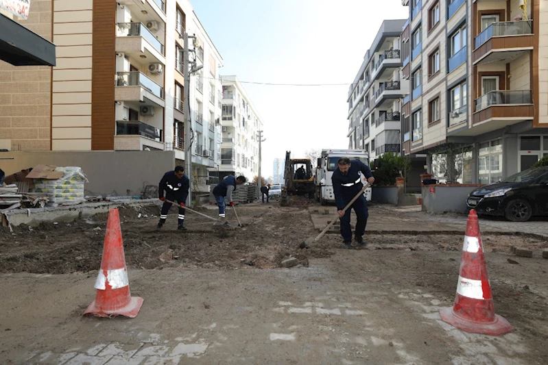 YUNUSEMRE’DEN YENİMAHALLE’DE YOL ÇALIŞMASI