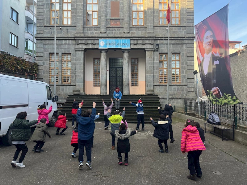 Ortahisar Belediyesi, okullardaki sportif aktivitelerini sürdürüyor