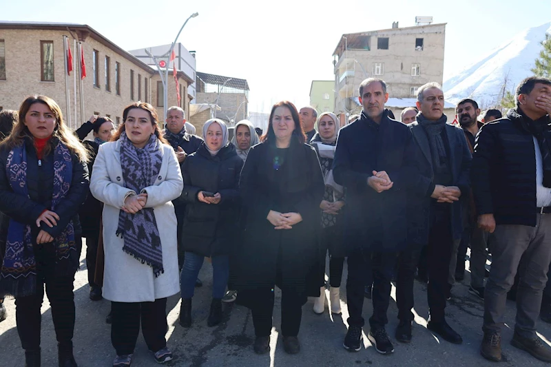 Eşbaşkan Uzunay Bahçesaray kayyım protestosunda