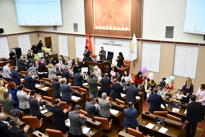 ÇOCUKLAR MECLİS TOPLANTISINA RENK KATTI