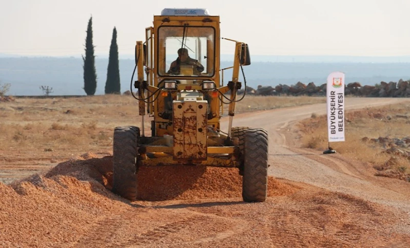 Kırsal Hizmetler Halfeti İlçesinde Yol Çalışmalarını Sürdürüyor