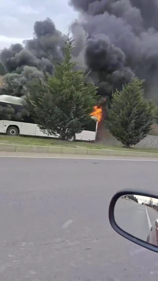 Test sürüşündeki otobüs alev alev yandı
