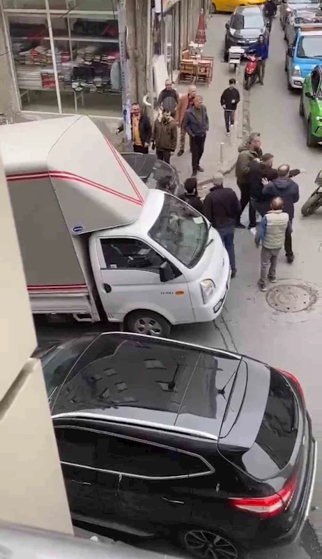 İstanbul’da kemerli yol verme kavgası
