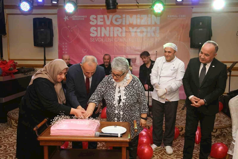Küçükçekmece Belediyesi 65 yaş üstü çiftler için Sevgililer Günü daveti düzenledi
