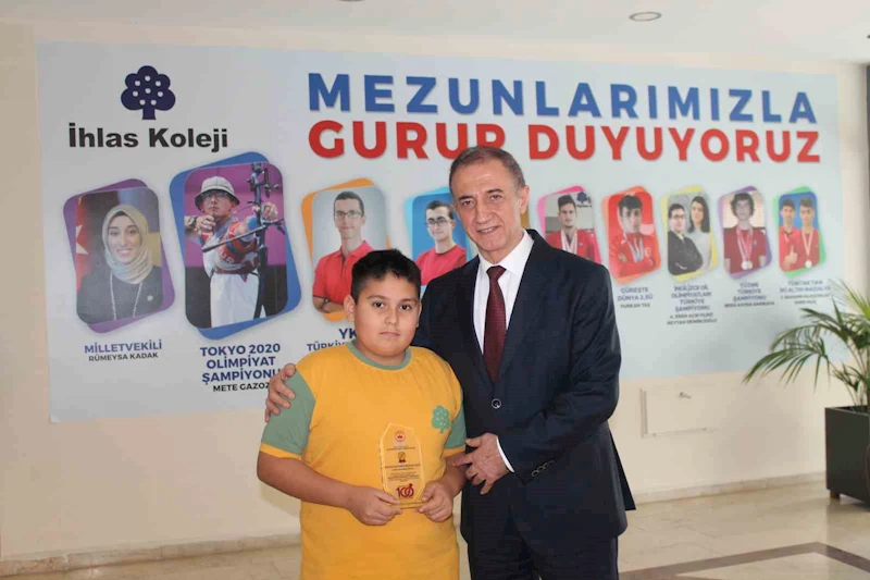 İhlas Koleji öğrencisinden resimde Türkiye birinciliği
