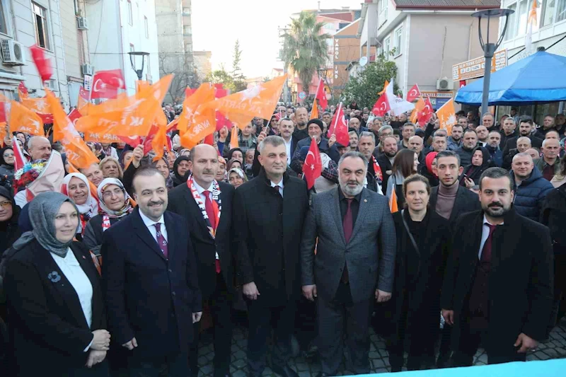 Gölcük Belediye Başkanı Ali Yıldırım Sezer’den gövde gösterisi