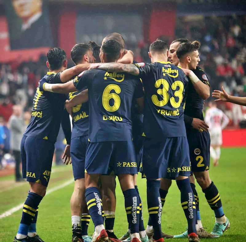 Fenerbahçe deplasmanda yenilmezlik serisini 12 maça çıkardı
