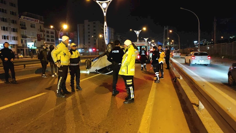 Otomobil takla attı, sürücüsü bulunamadı
