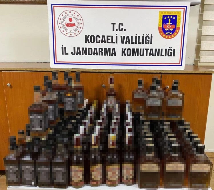 Kocaeli’de piyasa değeri 165 bin TL olan kaçak alkol ele geçirildi
