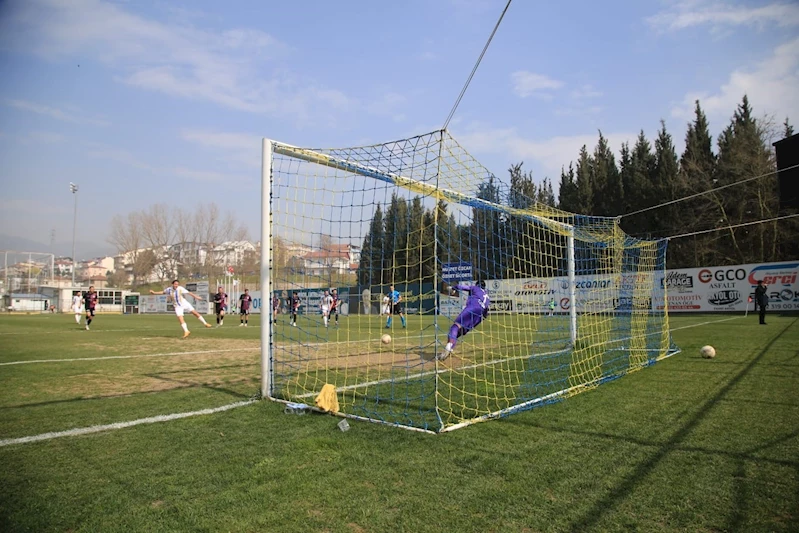 TFF 2. Lig: Belediye Derincespor: 3 - Isparta 32 Spor: 0
