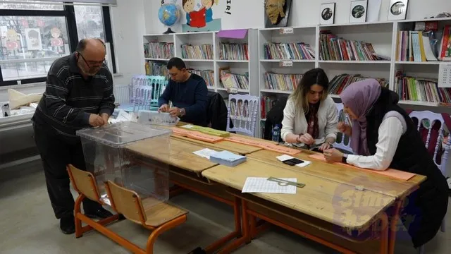 Kırklareli’nde oy kullanma işlemi başladı