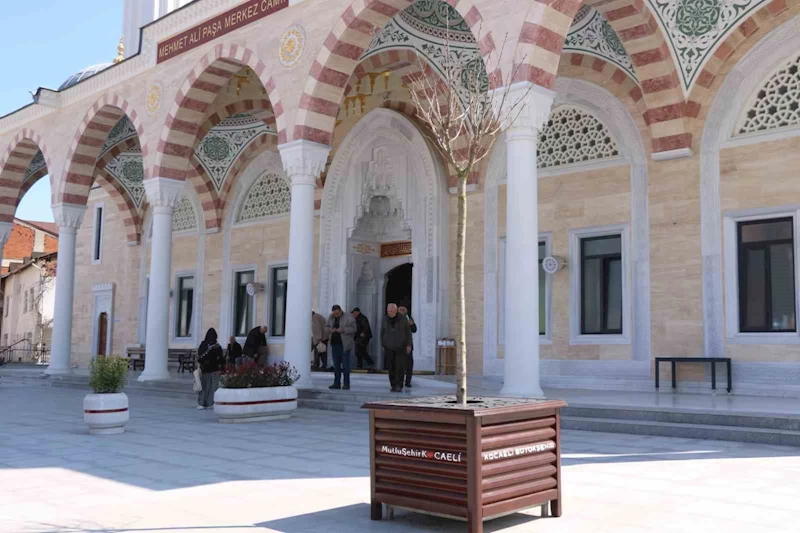 Paşa Cami meydanına estetik dokunuş
