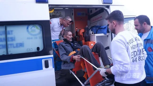 Hastaneden ambulansla oy vermeye gitti