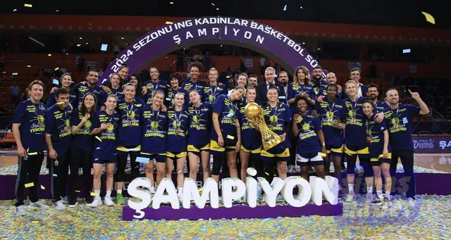 Kadınlar Basketbol Süper Ligi play-off final serisinde ÇBK Mersin’i 3-0 mağlup eden Fenerbahçe, üst üste 6. kez kez şampiyon oldu.