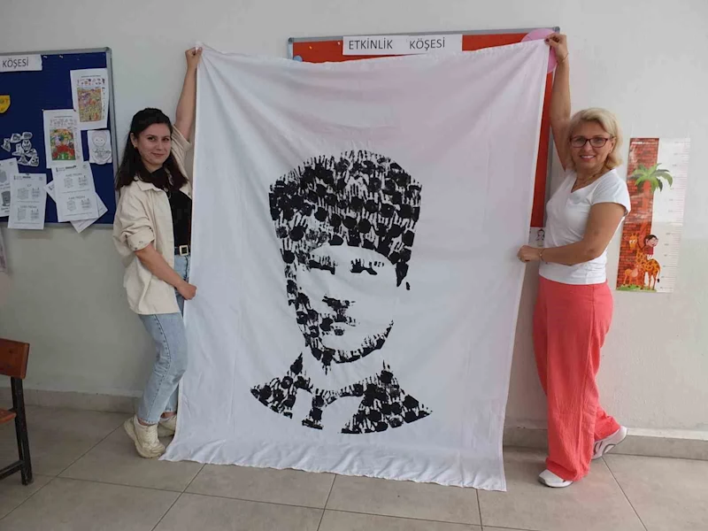 Minik öğrenciler, parmak baskısı ile Atatürk portresi yaptı
