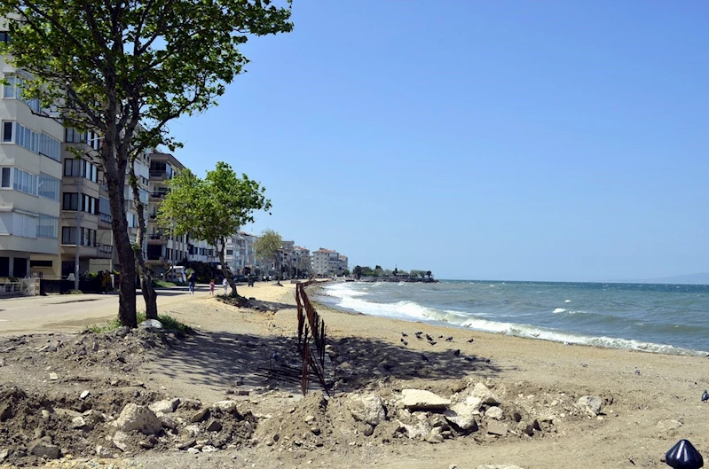 Güzelyalı sahil düzenlemesi esnaf ve vatandaşı çileden çıkardı
