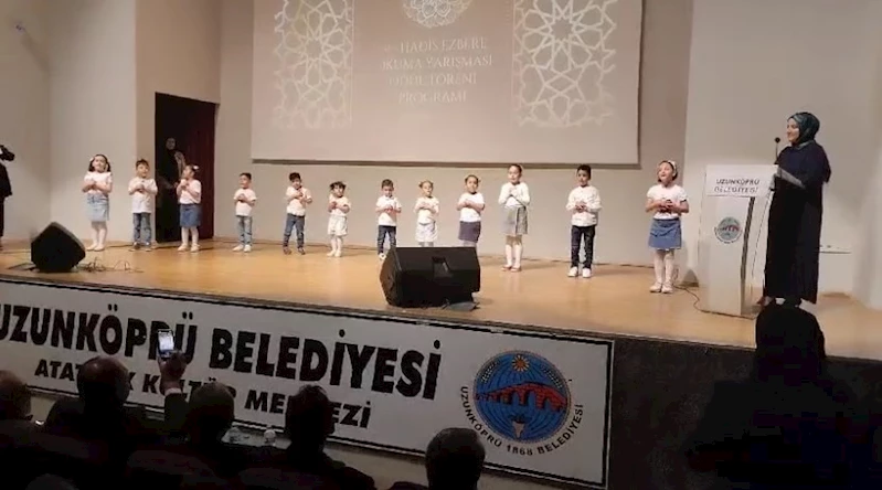 Uzunköprü’de 40 Hadis Ezber Okuma Yarışması düzenlendi
