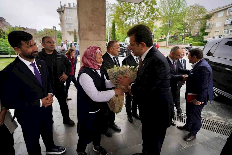 İBB Başkanı Ekrem İmamoğlu’ndan Eyüpsultan Belediyesi’ne ziyaret
