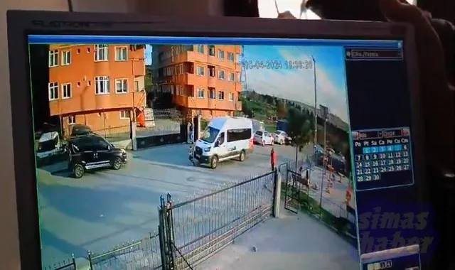 Arnavutköy’de feci kaza kamerada: Servis minibüsü 7 yaşındaki çocuğu ezdi