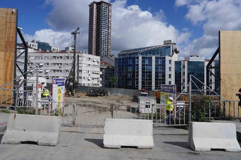 Şişli’deki gökdelen inşaatına beton bariyer
