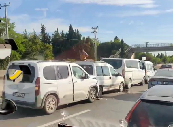 Yalova’da 5 araçlı zincirleme kaza
