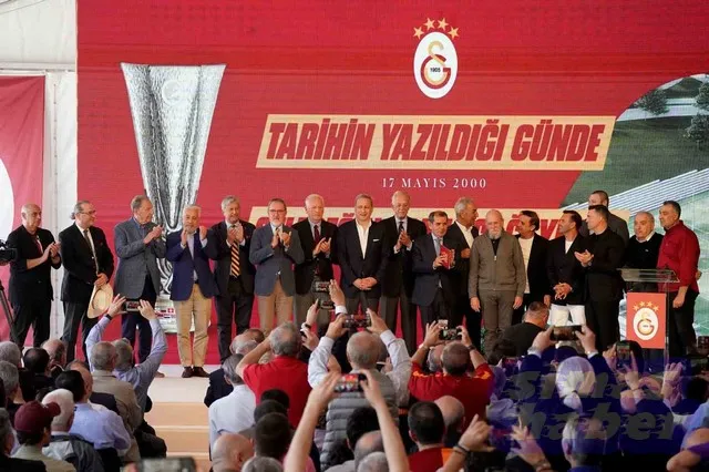 Galatasaray camiası, UEFA Kupası’nın yıl dönümünde Kemerburgaz Metin Oktay Tesisleri’nde buluştu