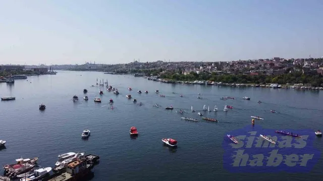 Beyoğlu’nda 19 Mayıs coşkusu denize taştı