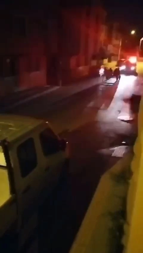 Polis ile at arabalı şüpheliler arasında nefes kesen kovalamaca
