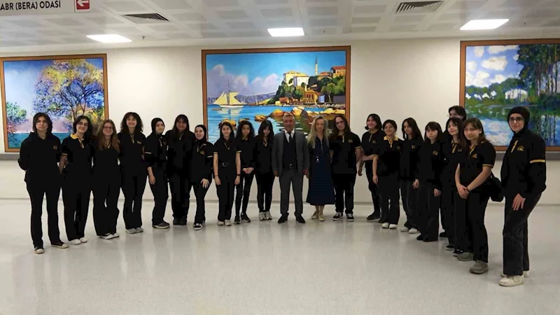 Yalova’da hastane koridorları sanat galerisine döndü
