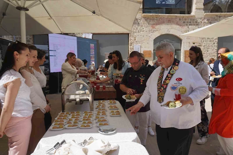 Unutulmaya yüz tutmuş Osmanlı saray mutfağı lezzetleri kitaplaştırıldı
