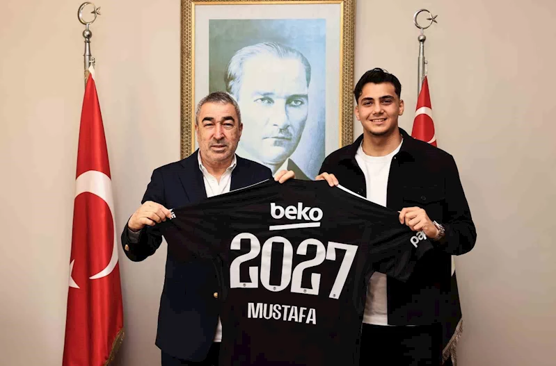 Beşiktaş, Mustafa Erhan Hekimoğlu’nun sözleşmesini yeniledi
