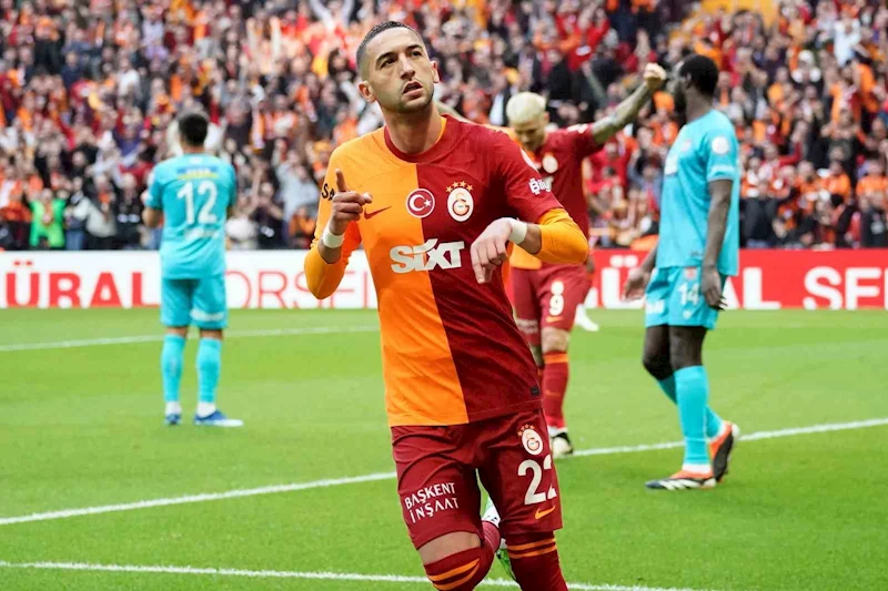 Hakim Ziyech ligdeki gol sayısını 6 yaptı
