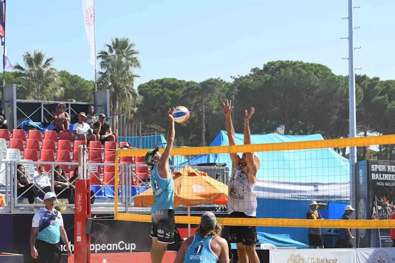 Balıkesir sahillerinde, plaj voleybolu rüzgârı esecek
