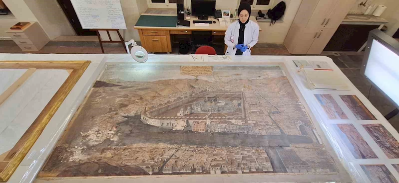 Topkapı Sarayı’ndaki 200 yıllık ‘Mekke ve Medine’ temalı tablolar restore ediliyor
