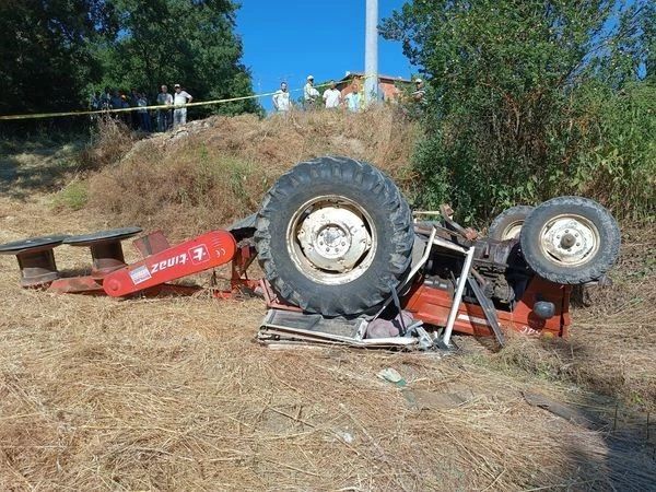 Dursunbey’de traktör ters döndü: 1 ölü
